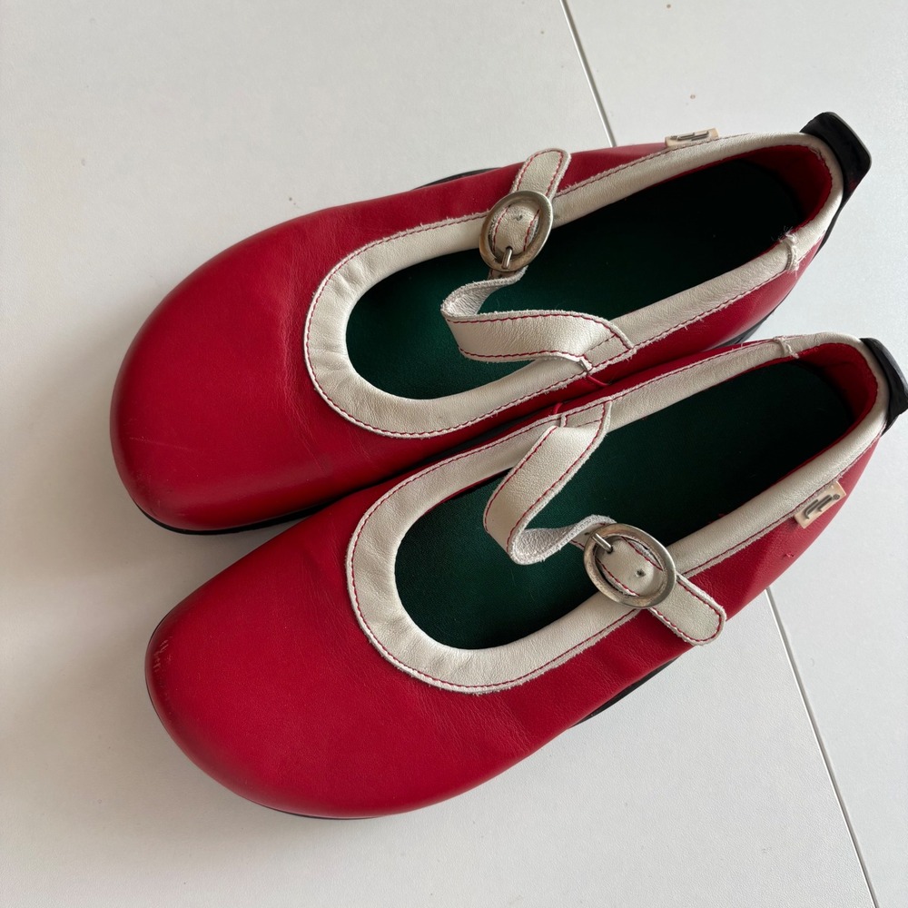 Footprints Birkenstock Mary Jane Women Size 36 Red Leather Cream Trim Buckle - Picture 3 of 13